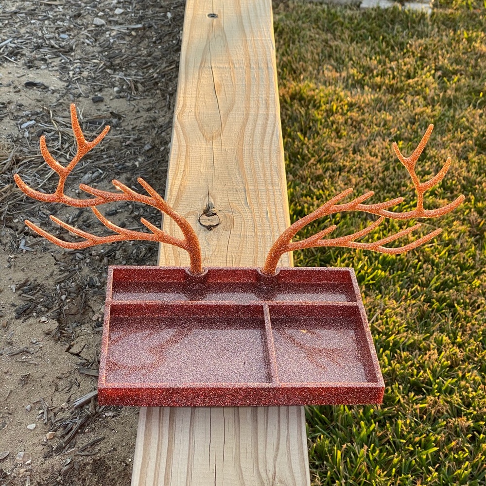 Beautiful rose gold jewelry or makeup organizer